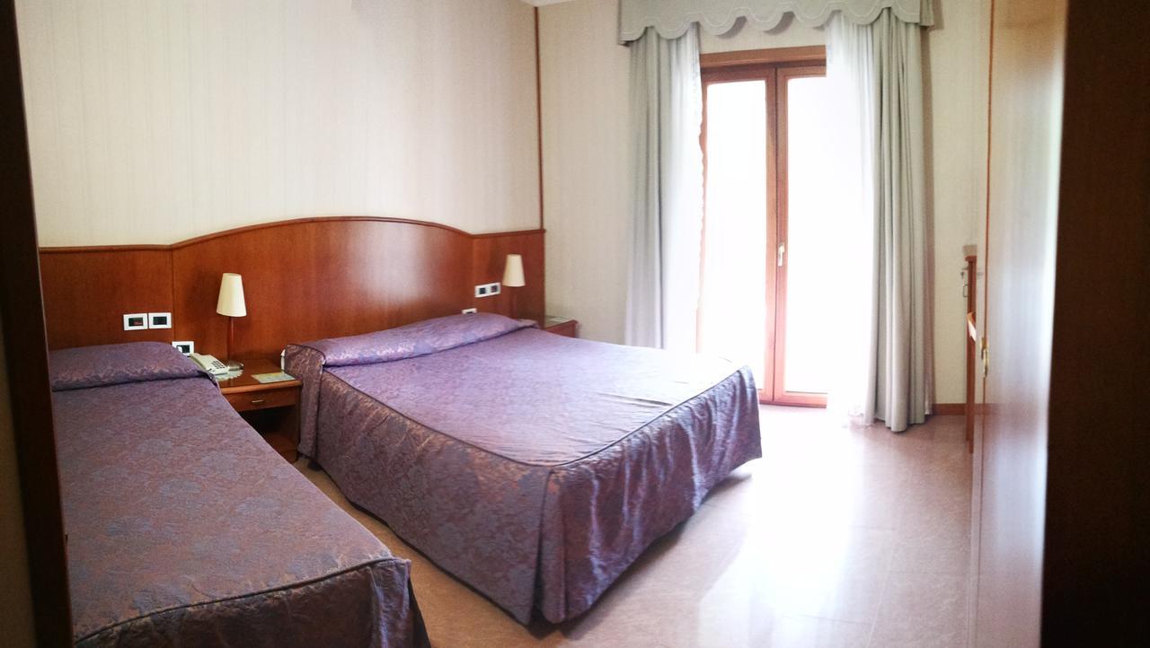 Hotel Willy Джемона дел Фриули Екстериор снимка