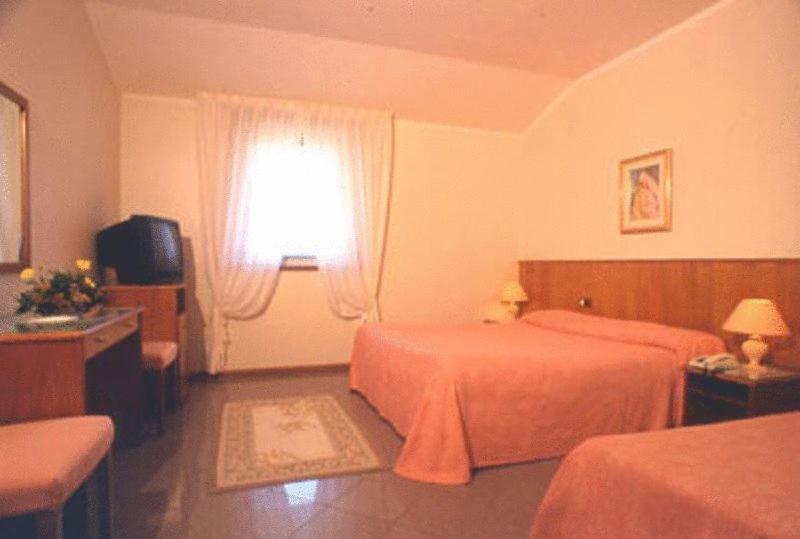 Hotel Willy Джемона дел Фриули Екстериор снимка